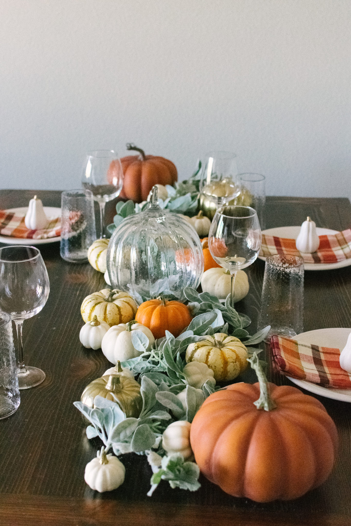 Thanksgiving Table Setting – From Red to Toe